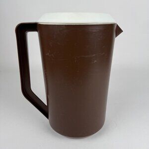 Rubbermaid Plastic One Gallon Pitcher Brown #2718 White Lid #2720 Vintage Retro